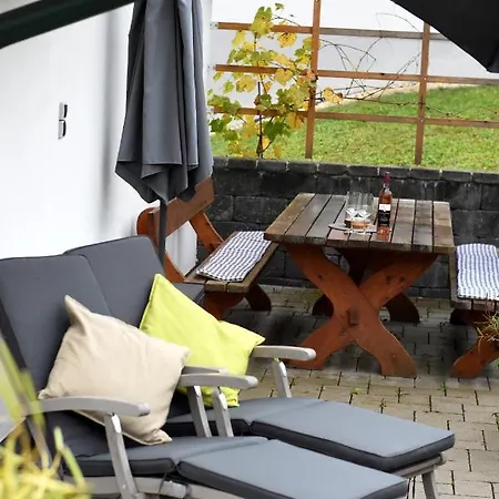 Wein & Wohnen Matzl - Ferienwohnung Fuerstenfeld Exterior foto